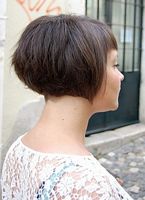 fryzury krótkie - uczesanie damskie z włosów krótkich zdjęcie numer 24